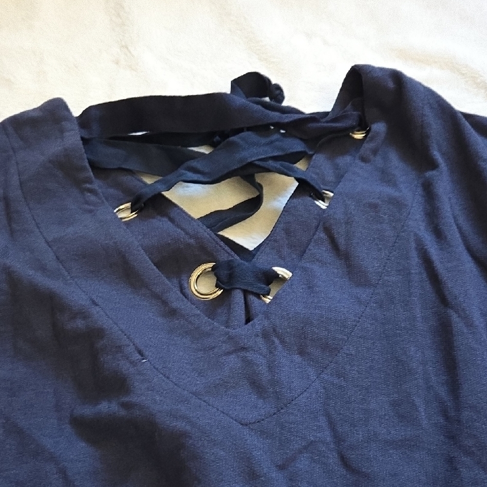 She and Sky Navy Short Sleeve Top with Crisscross Back - Picture 4 of 6